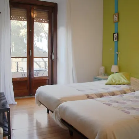 Alfama 3b - Balby's Bed & Breakfast Lisbona